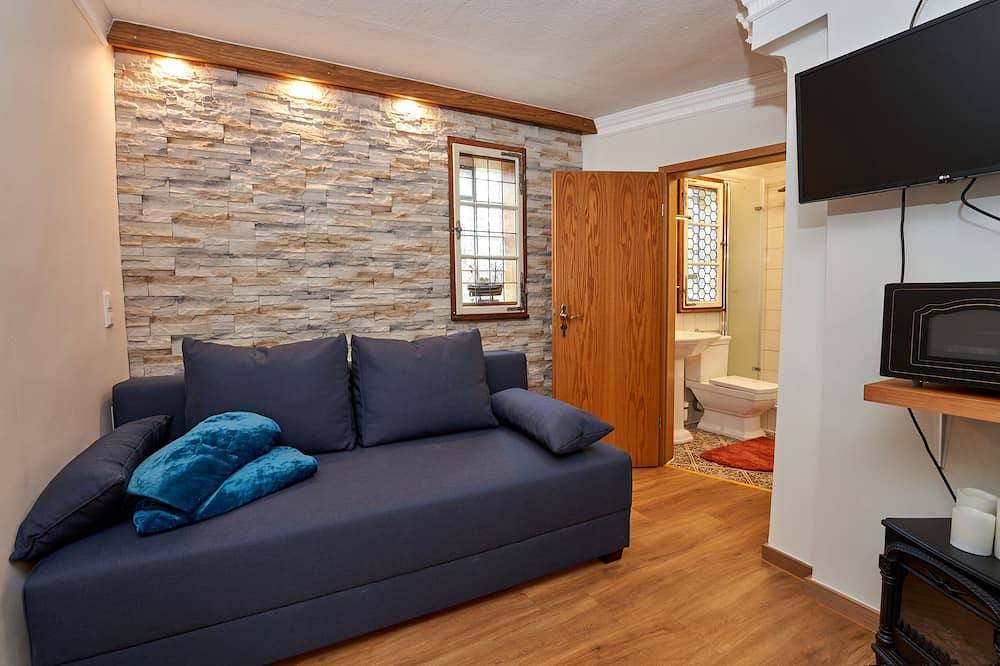 Ganze Wohnung, Eifelstuben mit Charme- Stollenstube, Studio für 1-2 Pers. direkt am See/Burg in Ulmen, Cochem-Zell