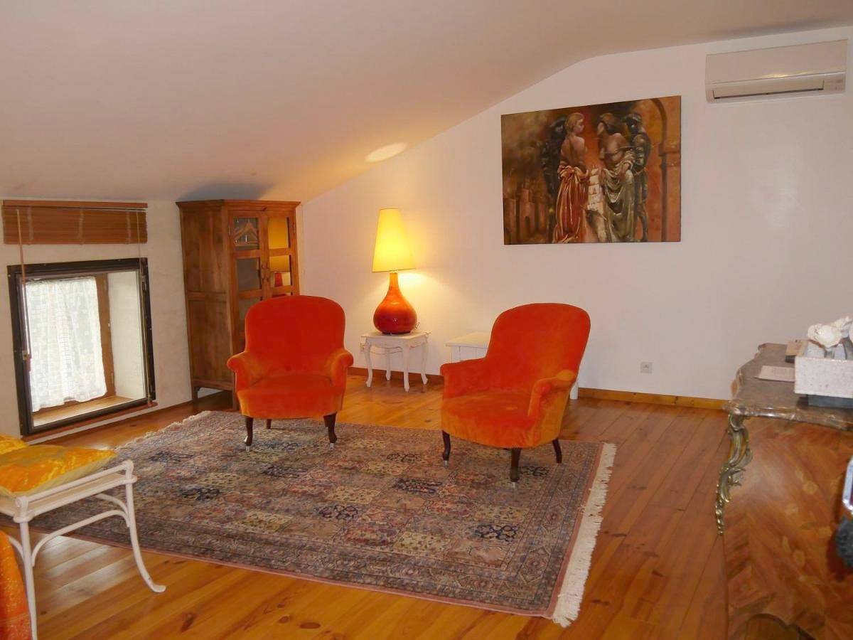 Family Room with Private Bathroom in Saint-Thomé, Privas (arrondissement)