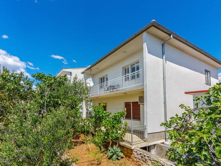 Apartament wakacyjny dla 6 osób, z balkon i ogród w Novi Vinodolski