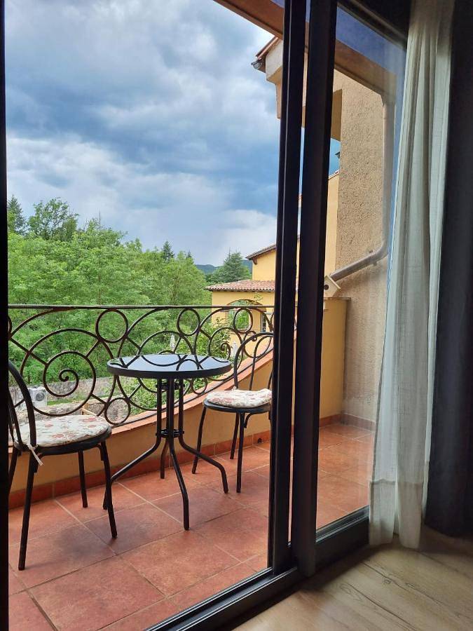 Gîte pour 6 personnes, avec balcon et vue, adapté aux familles à Sant Joan de les Abadesses - 3