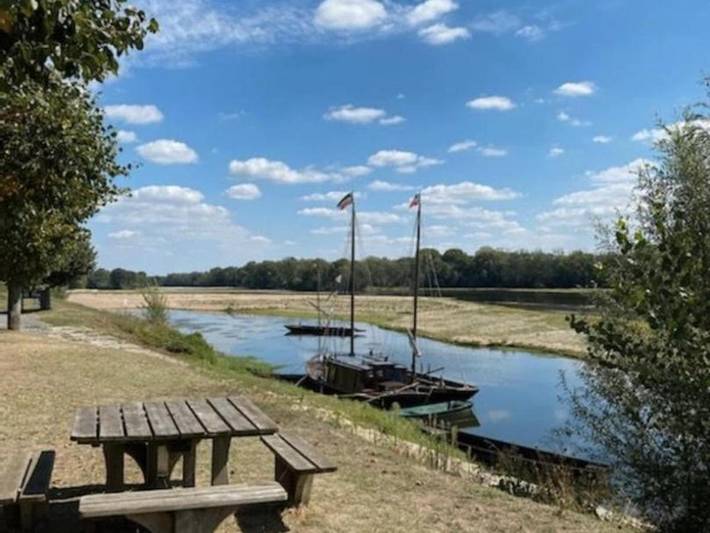 Location de vacances pour 2 personnes, avec terrasse ainsi que jacuzzi et jardin à La Chapelle-sur-Loire