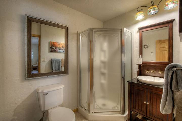 Vacation rental for 14 people, with balcony and hot tub, with pets in Custer State Park