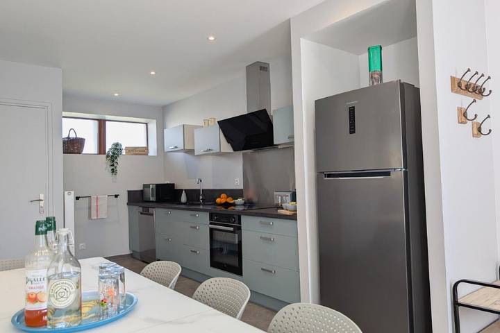 Location de vacances pour 8 personnes, avec jardin et terrasse dans Blandin - 4
