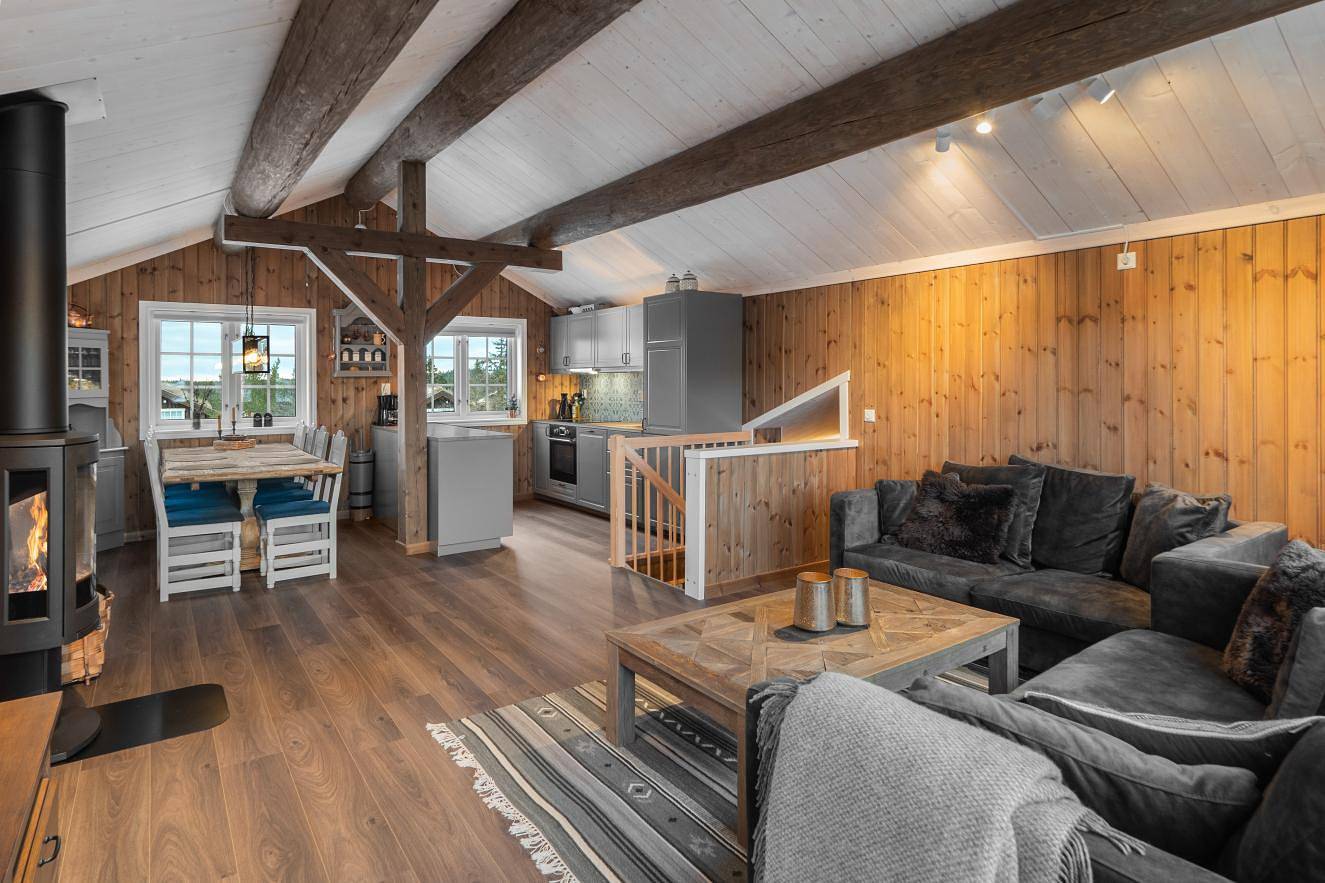 Ferienhaus für 6 Personen mit Balkon in Løten