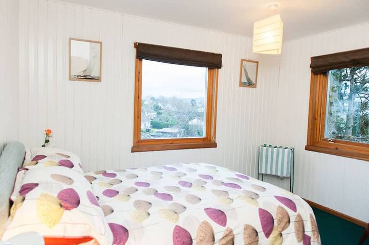An Cala - Spacious house with stunning sea-views in Tobermory, Argyll & Bute