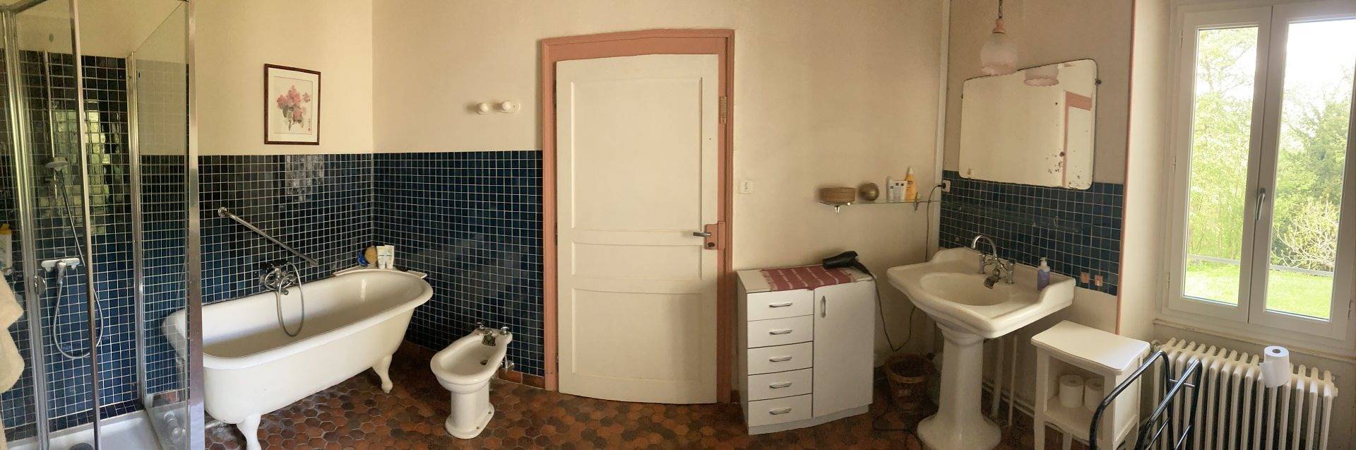 Chambres d'hôtes dans demeure de charme Savoyarde - Chambre Rouge in Cusy, Parc naturel régional du Massif des Bauges