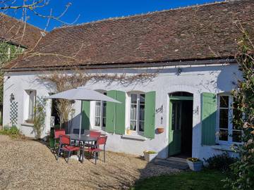 Gîte pour 8 personnes, avec jardin à Les Bordes (Yonne)