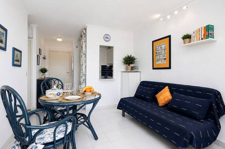 Gîte pour 2 personnes, avec terrasse et piscine, animaux acceptés dans Calanque du Fournas - 4