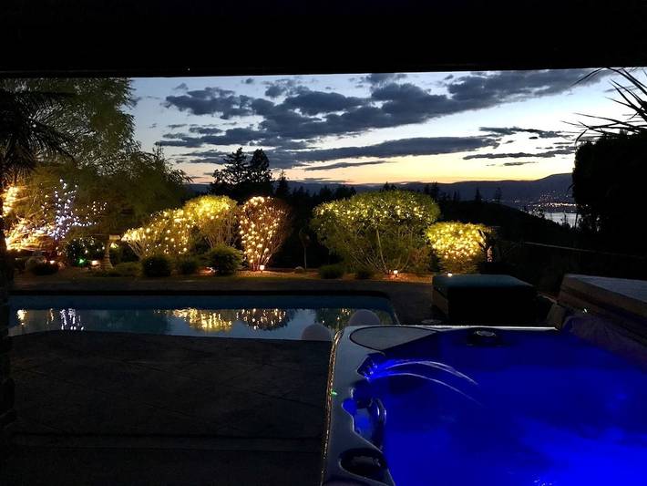 Location de vacances pour 2 personnes, avec jacuzzi ainsi que terrasse et jardin à Kelowna - 3