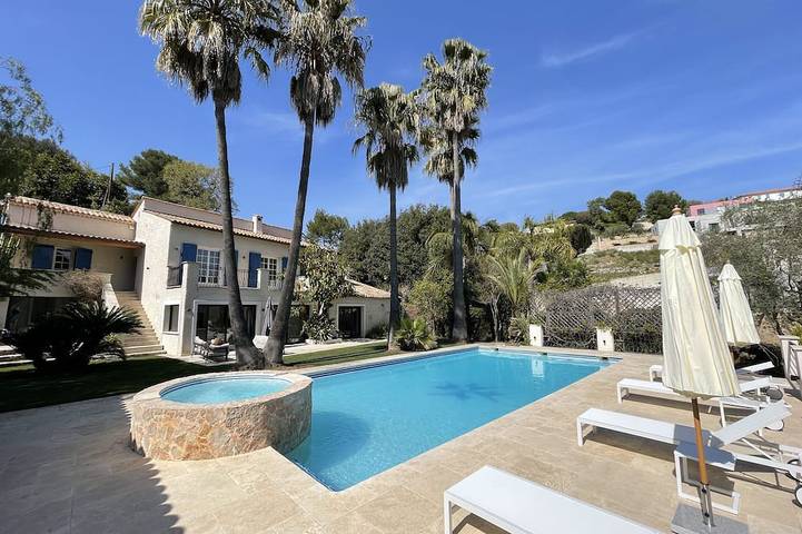 Maison de vacances pour 12 personnes, avec balcon et jardin à Vallauris