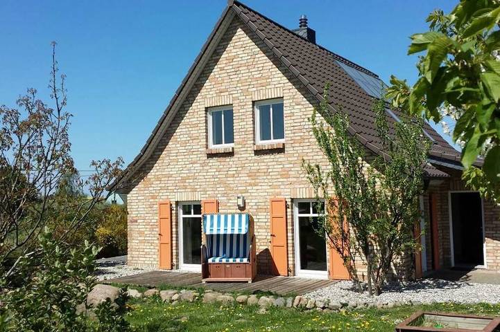 Ferienhaus für 9 Personen, mit Terrasse und Garten