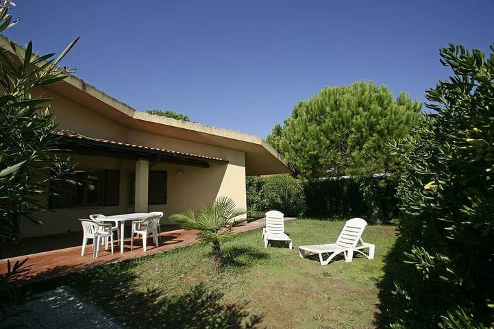 Casa vacanza per 7 persone, con giardino in Giannella