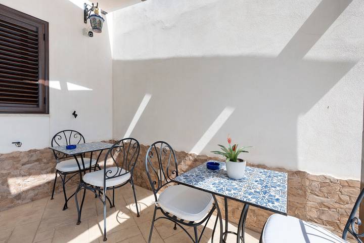 Camera 'La Rocca 2' con terrazza privata, Wi-Fi e aria condizionata in San Vito Lo Capo, Provincia di Trapani