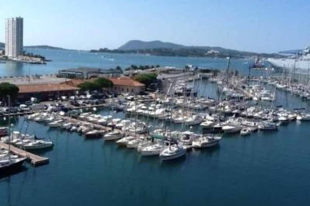 Appartement entier, Studio  T1 - Toulon - Vue panoramique sur le port in Toulon, Côte méditerranéenne (France)