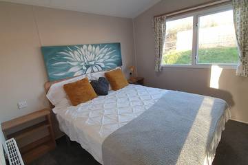 Static Caravan for 4 People in Pembrokeshire, South-Wales, Photo 3