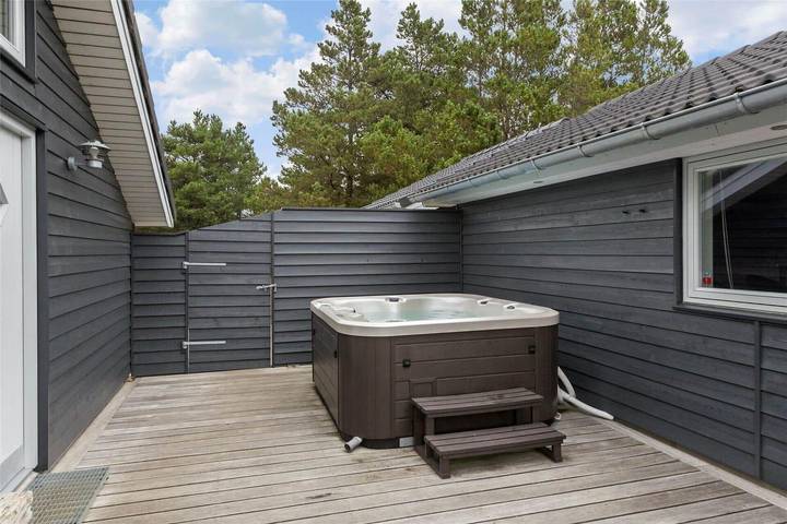 Ferienhaus für 8 Personen, mit Sauna und Terrasse sowie Whirlpool in Biikebrennen - 2