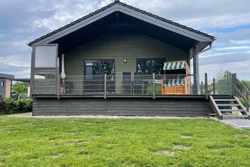 Ferienhaus für 5 Personen, mit Garten in Jade