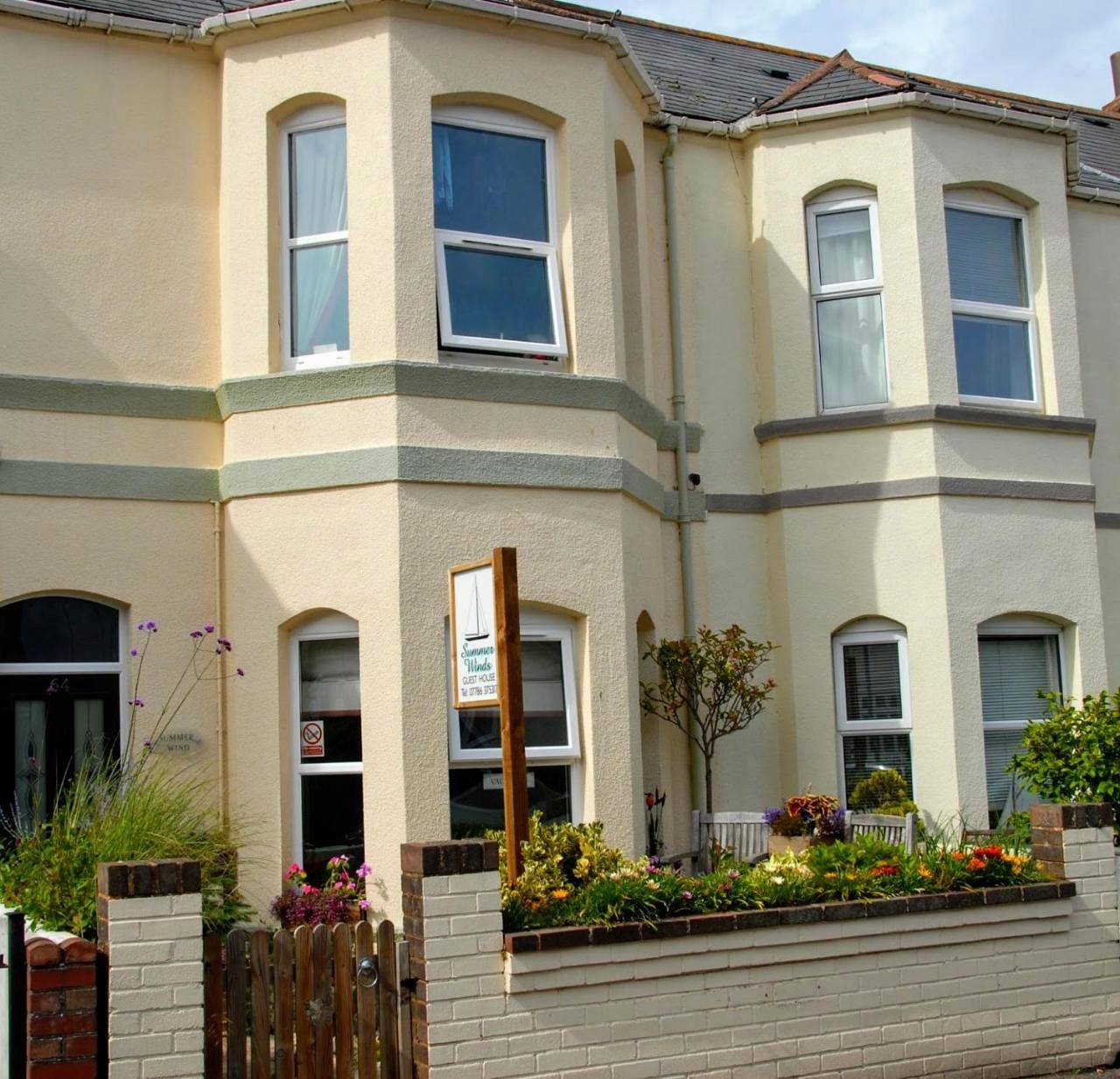 Twin Room with Shower in Exmouth, Devon