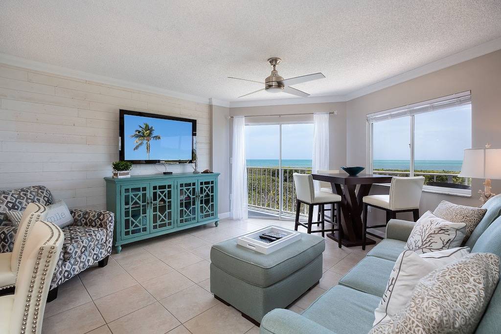Ganze Wohnung, Luxuriöse Suite mit atemberaubendem Meerblick + Pool Beach & Cabana Bar Wifi in Tavernier, Monroe County