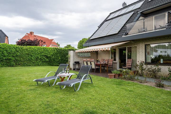 Ferienhaus für 8 Personen, mit Balkon und Garten in Travemünde