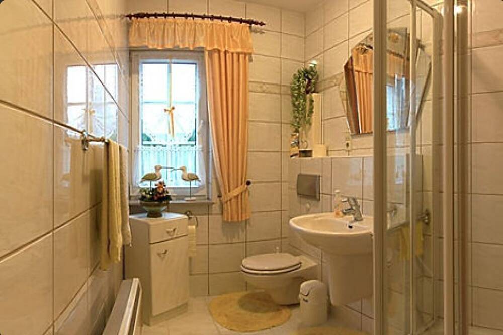 Ganze Wohnung, Ferienwohnung an der Müritz 2 (Kleinere Woh.) - Ferienwohnung  2 Erdgeschoss in Bollewick, Müritz