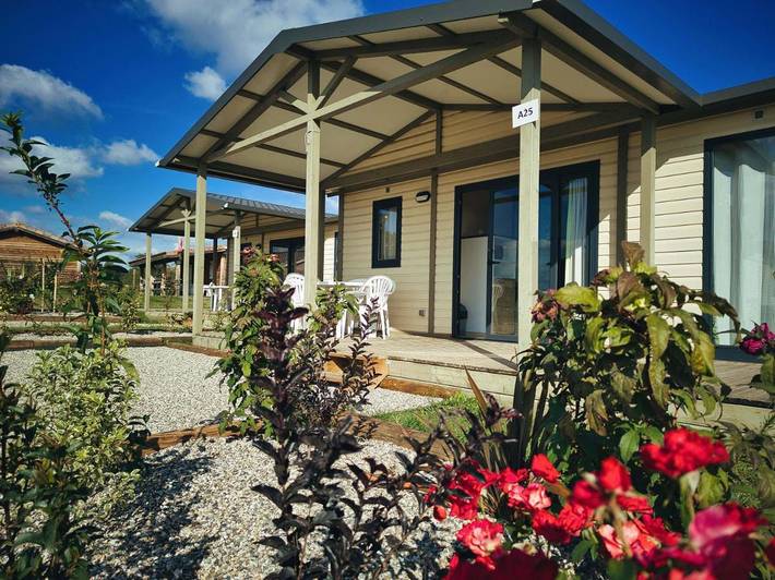 Station pour 4 personnes, avec terrasse ainsi que sauna et vue, animaux acceptés à Meyzieu - 2