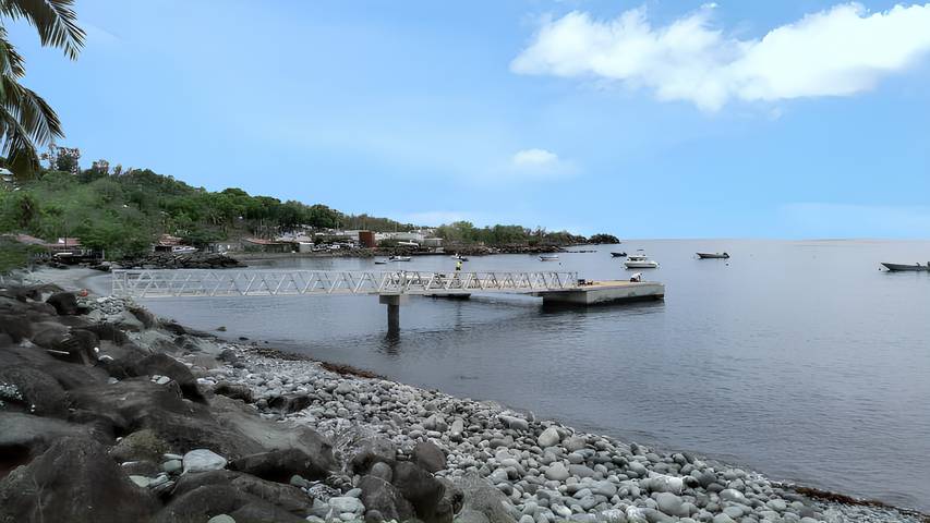 Location de vacances pour 4 personnes, avec terrasse dans Plage de Petite Anse - 3