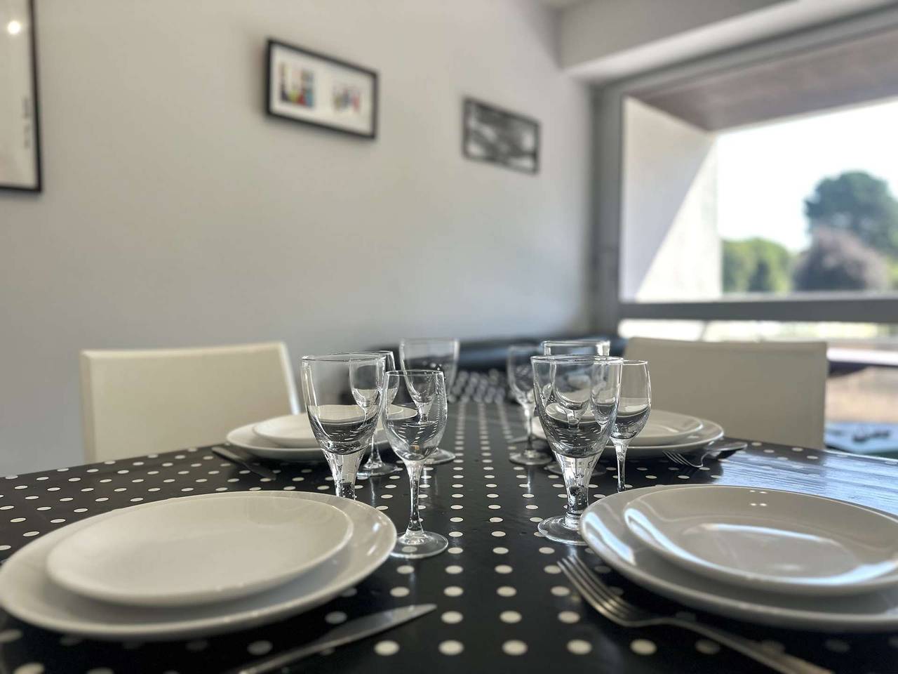 Entire holiday apartment, Renovated one-bedroom apartment, 100m from the sea and 350m from the Thalassotherapy center! in Bénodet, Quimper region