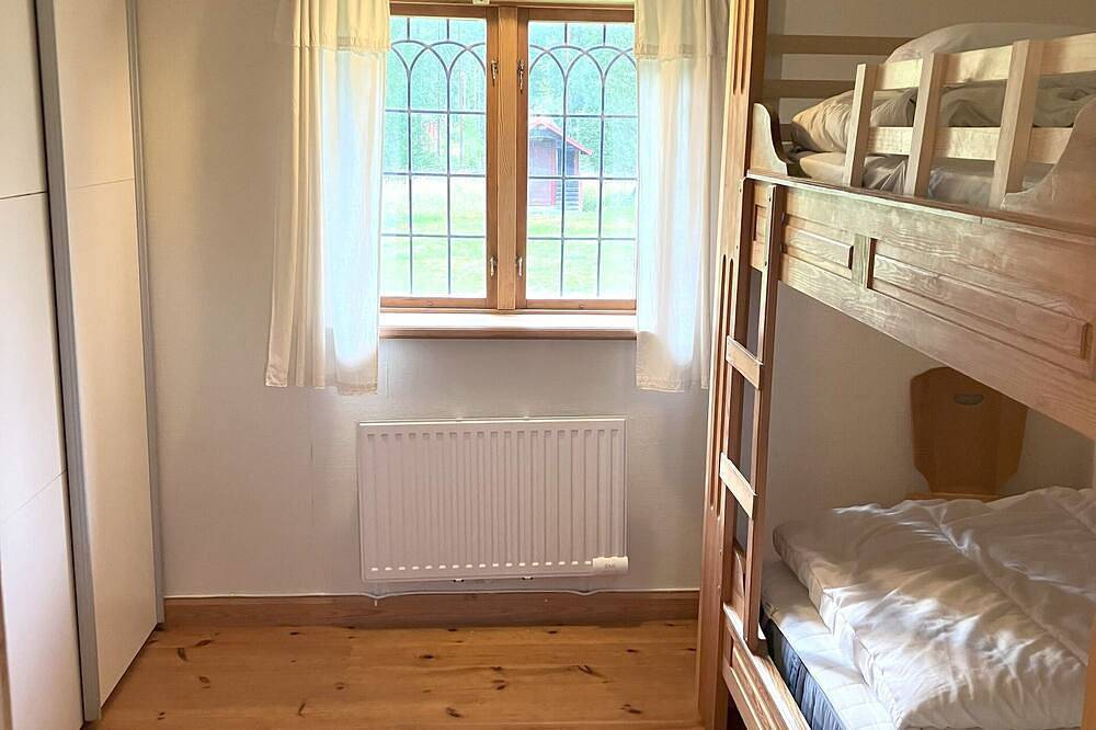 'Tomtebo' - Cosy lake view cabin in Gesunda, Mora in Lake Siljan