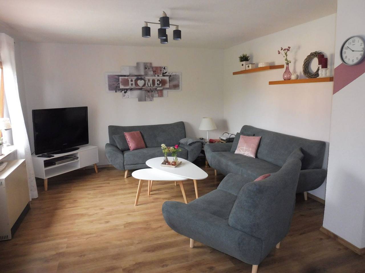 Ganze Wohnung, Apartment mit Terrasse und Pool im Garten in Pracht, Altenkirchen & Umgebung