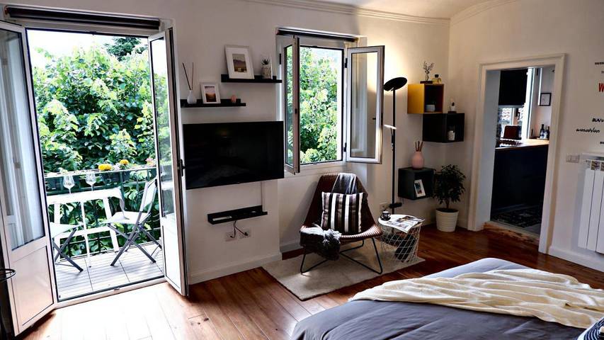 Ferienwohnung für 2 Personen, mit Balkon und Ausblick in Lavena Ponte Tresa - 2