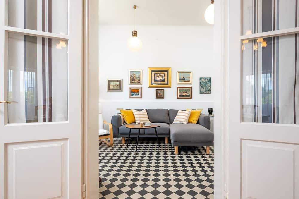  Villa Celio-Cega for 4+2,Trogir center in Trogir, Split-Dalmatie