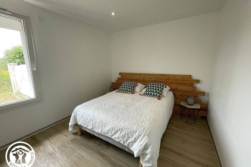 Spacious House with Spa, Sauna, Near La Roche-sur-Yon & Attractions in La Roche-sur-Yon, Loire Valley