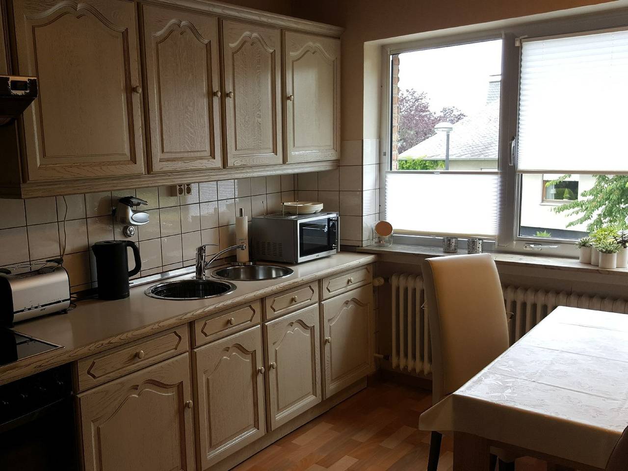 Ganze Wohnung, Ferienwohnung 'Obergeschoss, 130qm' mit Gemeinschaftsterrasse und Wi-Fi in Bestwig, Hochsauerlandkreis
