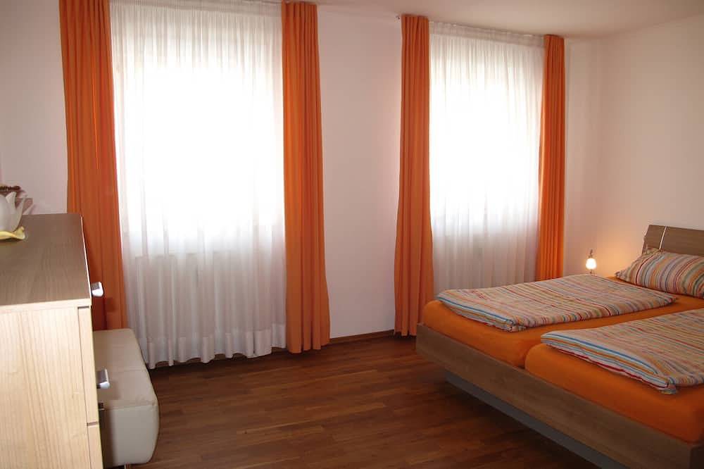 Ganze Wohnung, Ferienwohnung, 55qm, 1 Schlafzimmer, Küche extra, Tv, Telefon, Fön, Terrasse in Altötting, Landkreis Altötting