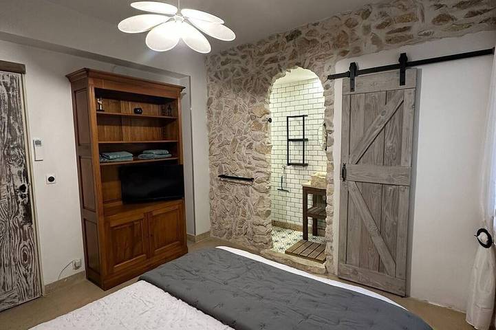 Location de vacances pour 2 personnes, avec jardin à Brantes - 2