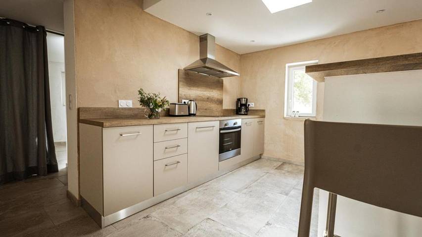 Location de vacances pour 2 personnes, avec jardin et piscine ainsi que terrasse et vue dans Cap Corse - 3