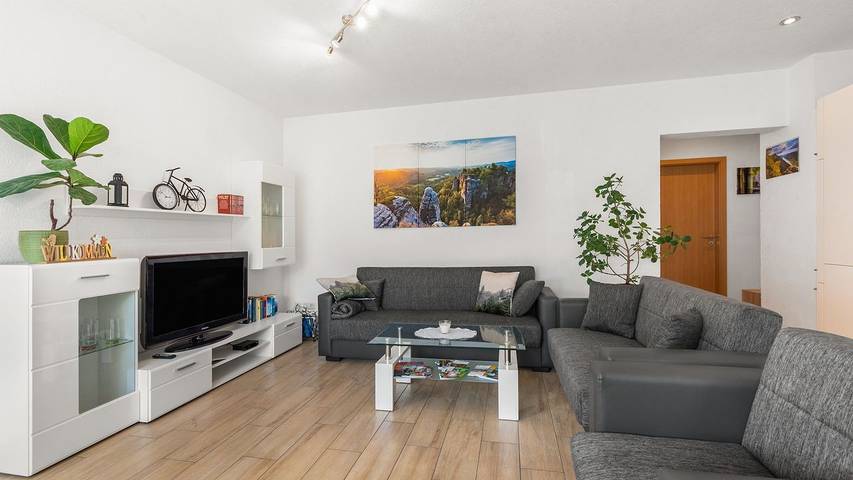 Ferienwohnung für 5 Personen, mit Terrasse und Garten - 1
