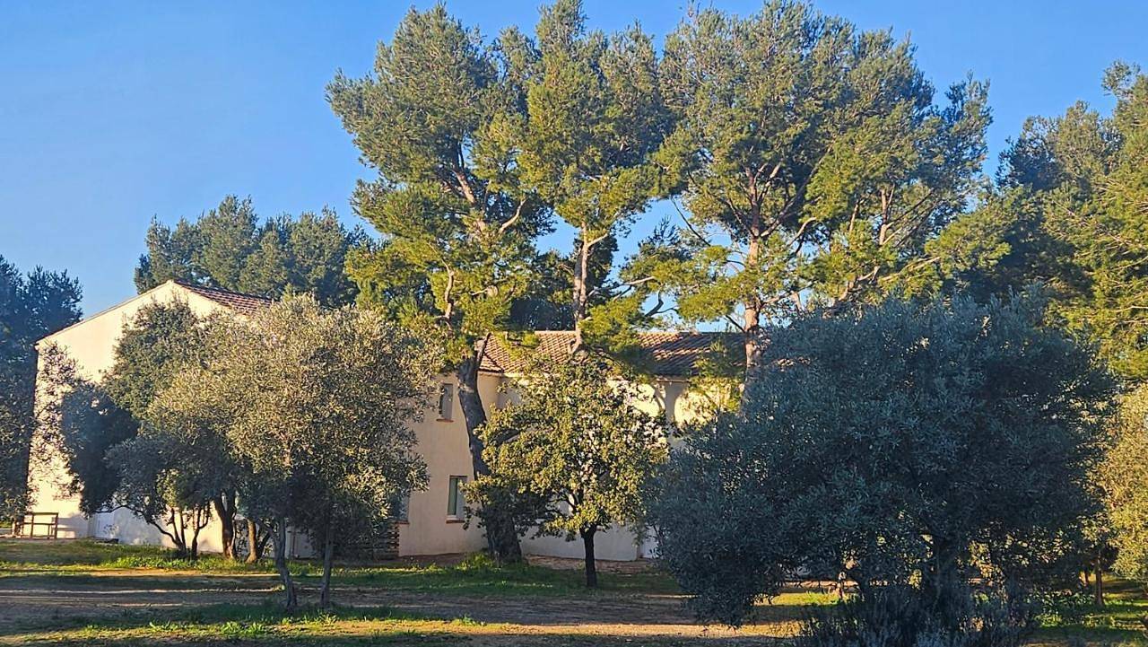 Appartement entier, Studio in Pélissanne, Région d'Aix-en-Provence
