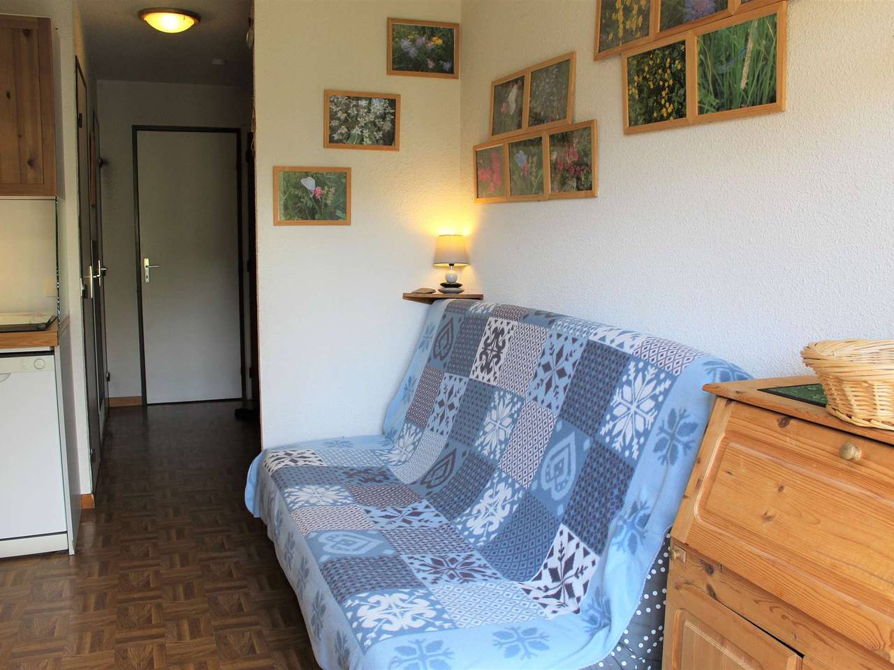 Appartement entier, Charmant T2 à Vars Sainte Marie, balcon sud, à 300m des pistes, navettes gratuites, animaux acceptés in Vars (station de ski), Vars