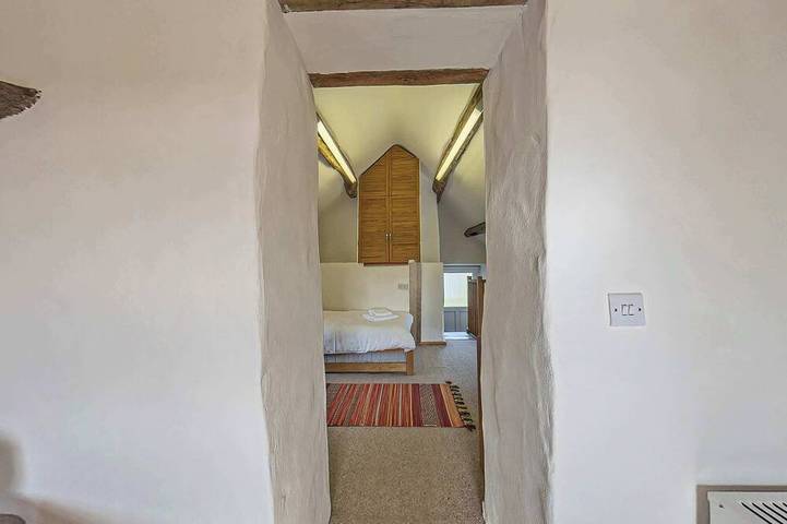 Beautiful 16th Century Ty Cerrig Cottage -set in stunning grounds with great views in Denbighshire