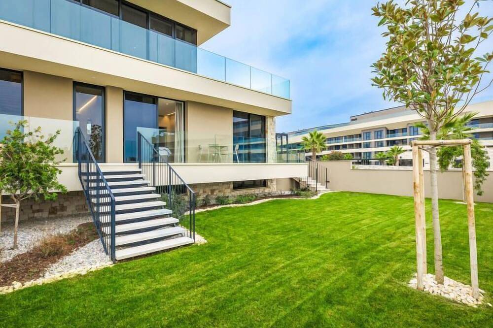 Semi-detached Villa Crveni vrh 1.2.3. in Umag, Umag Region