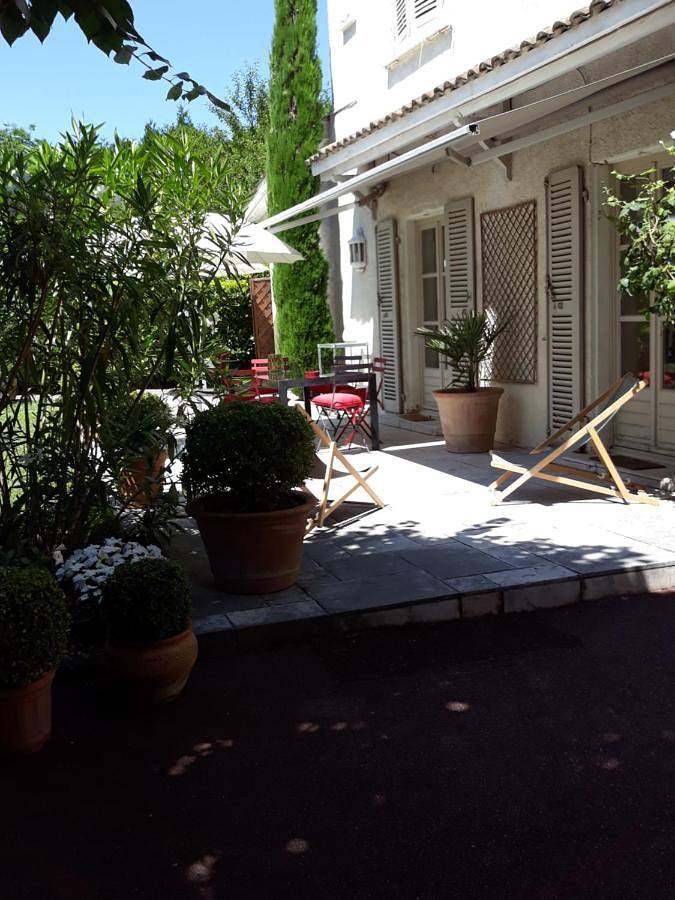 Chambre d’hôte pour 3 personnes, avec jardin et piscine à Collonges-au-Mont-d'Or - 2