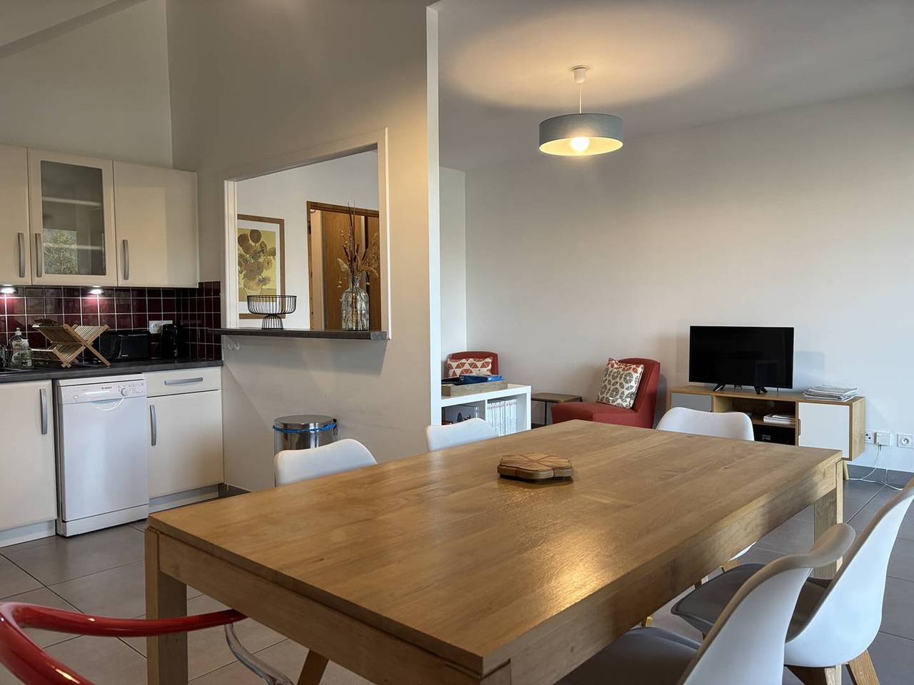 Appartement entier, Appartement fonctionnel avec balcon, à 10 min du centre, parking gratuit, idéal pour 5 personnes in Villard-de-Lans, Parc naturel régional du Vercors