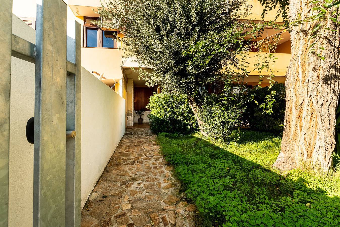 Appartement entier, Spacieux appartement de vacances "Casa Fokuko" avec Wi-Fi et jardin in Foxi, Quartu Sant'Elena