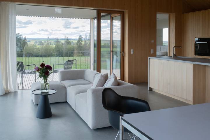 Appartement entier, Appartement calme avec vue panoramique sur la verdure, deux balcons et parking in Donaueschingen, Forêt-Noire centrale