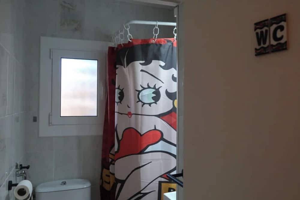 Ganze Wohnung, A stunning flat all to yourself 30 seconds from the beach in Cunit, Costa Dorada