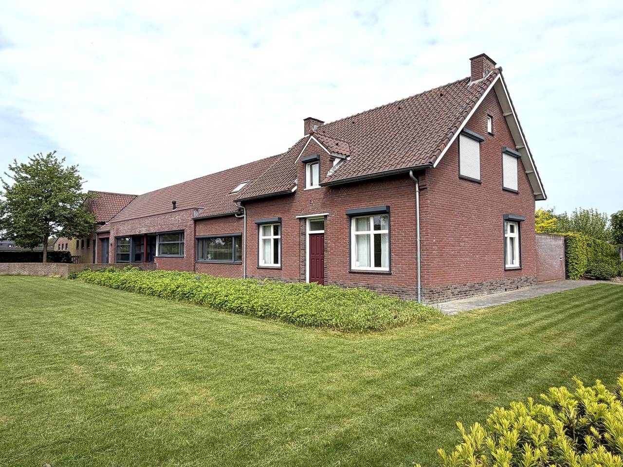 Freistehendes Haus mit großem Garten und Hot Tub in Nederweert, Nationalpark De Groote Peel