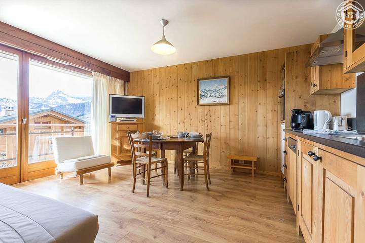 Gîte pour 4 personnes, avec terrasse, animaux acceptés à Notre-Dame-de-Bellecombe - 2