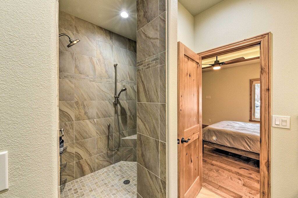 Buena Vista Home mit zentraler Klimaanlage, 1 Block zur Main St in Buena Vista, Chaffee County